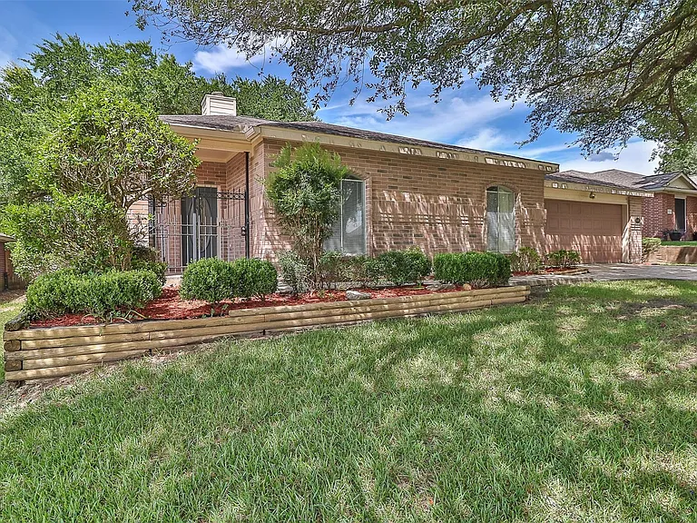 10910 Scenic Dr — Photo 2
