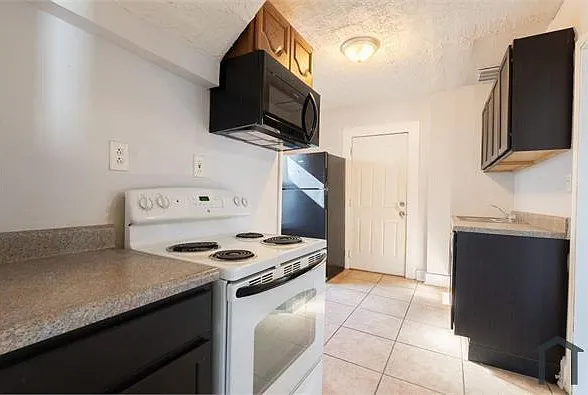 359 Clarendon Ave — Photo 14