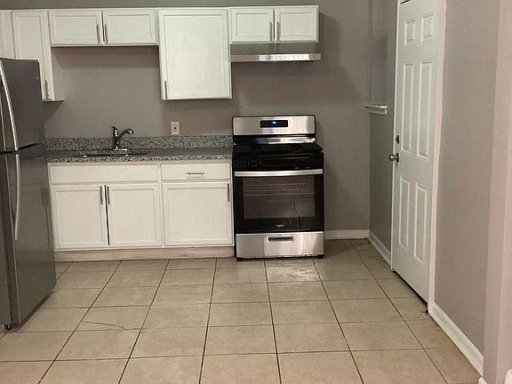2nd image of 5958 S King Dr APT 201