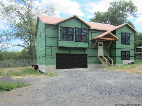 6 Old Mill, New Paltz, NY 12561