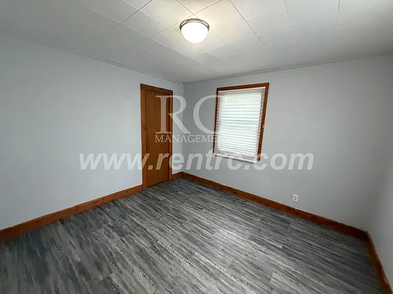 1206 Robinson St — Photo 10