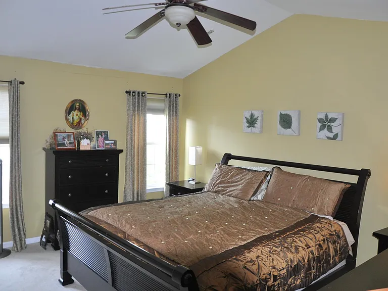 301 Dahlia Cir — Photo 4