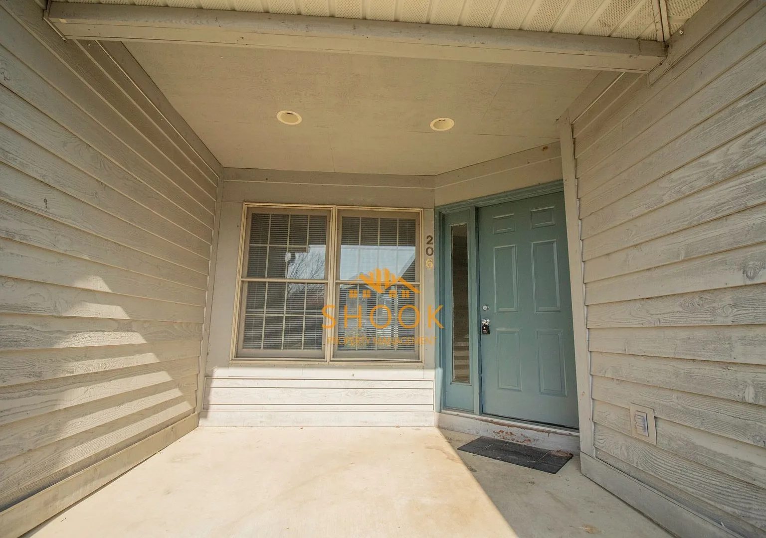 Large Townhome - Lots Of Space! — Photo 2