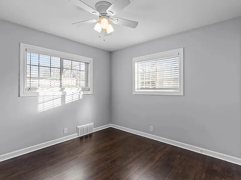 3611 Wabash Ave — Photo 8