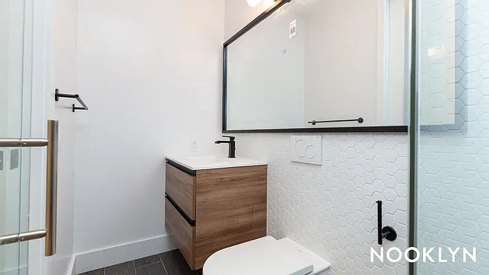 Rented by Nooklyn NYC LLC | media 50