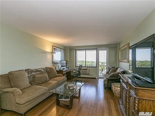 Sold by Douglas Elliman | media 25