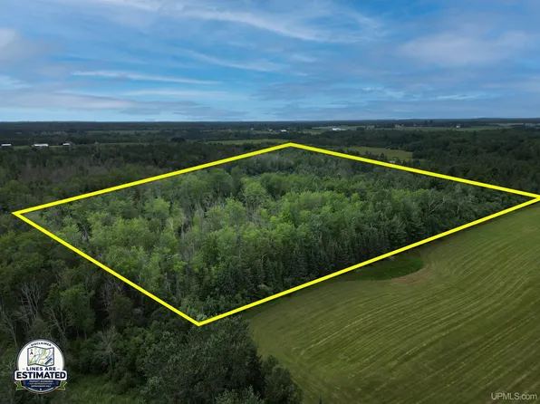 1509 8th Rd, Bark River, MI 49807