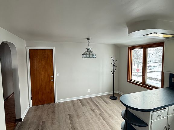 2nd image of 87 Victoria Blvd