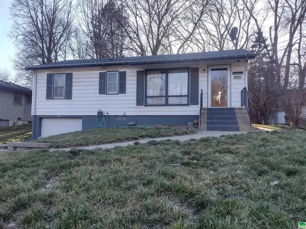 3509 Broken Kettle Rd, Sioux City, IA 51103