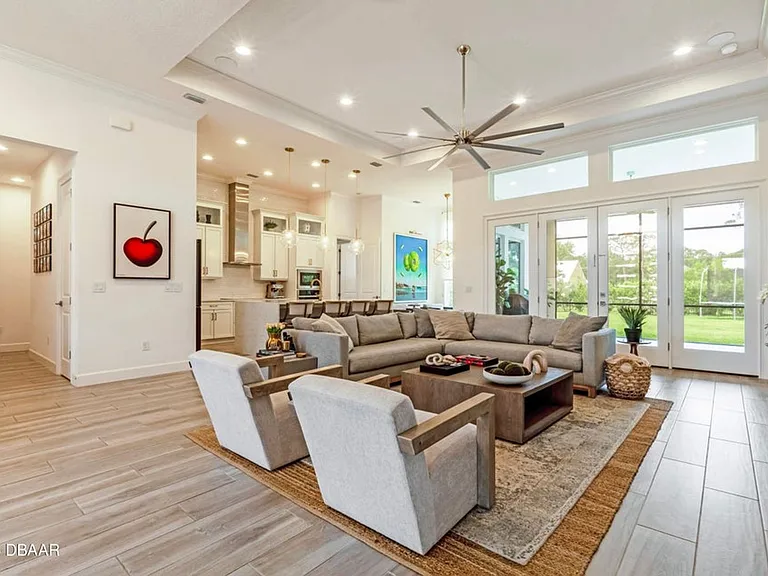 2426 Hyatt Creek Ln — Photo 8