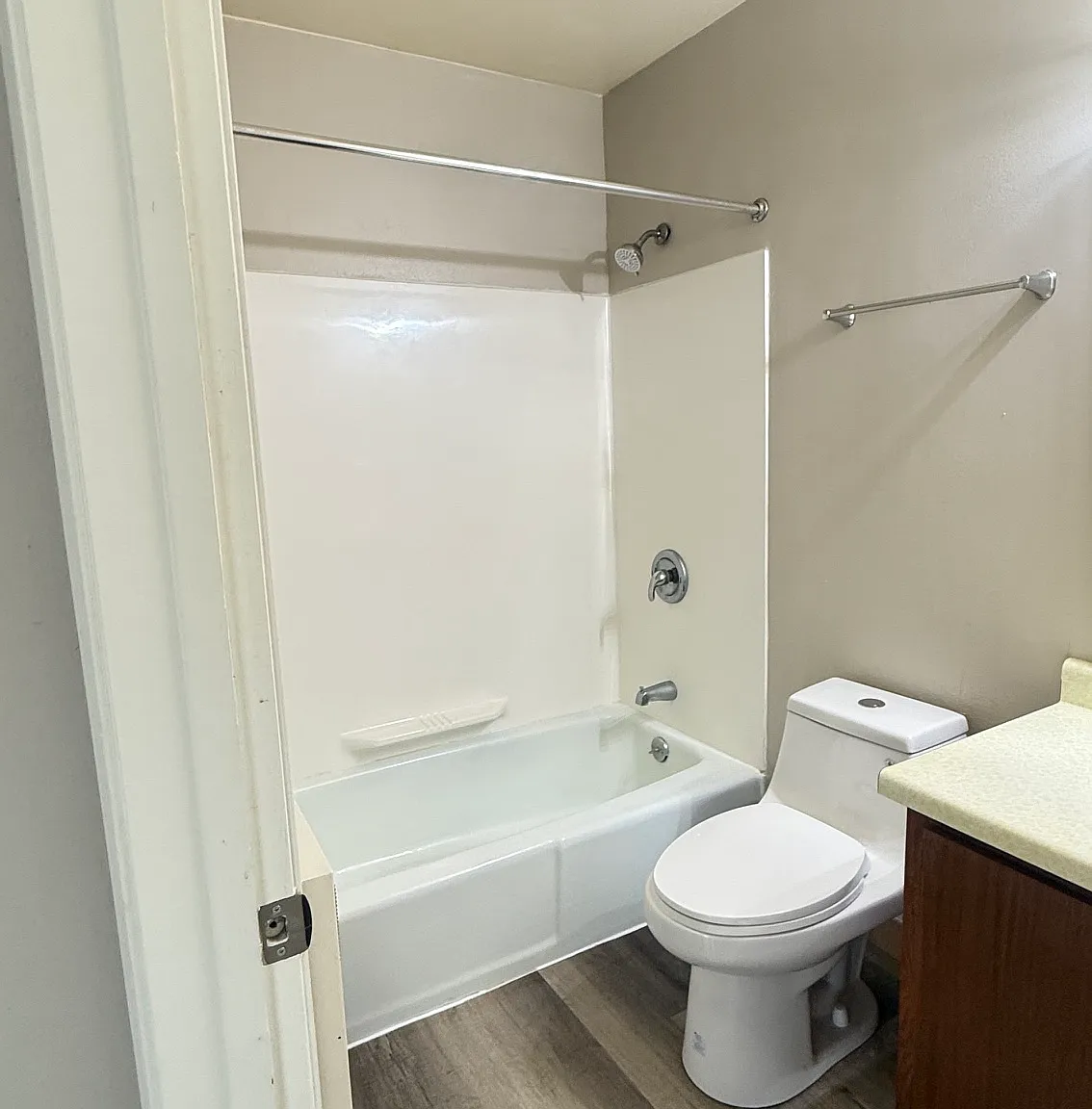1 bed, 700 sqft, $1,010 — Photo 3