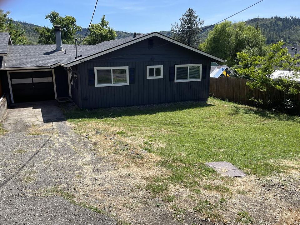 1st image of 2737 NE Gordon Ave