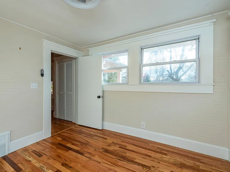 829 Montreat Rd — Photo 17