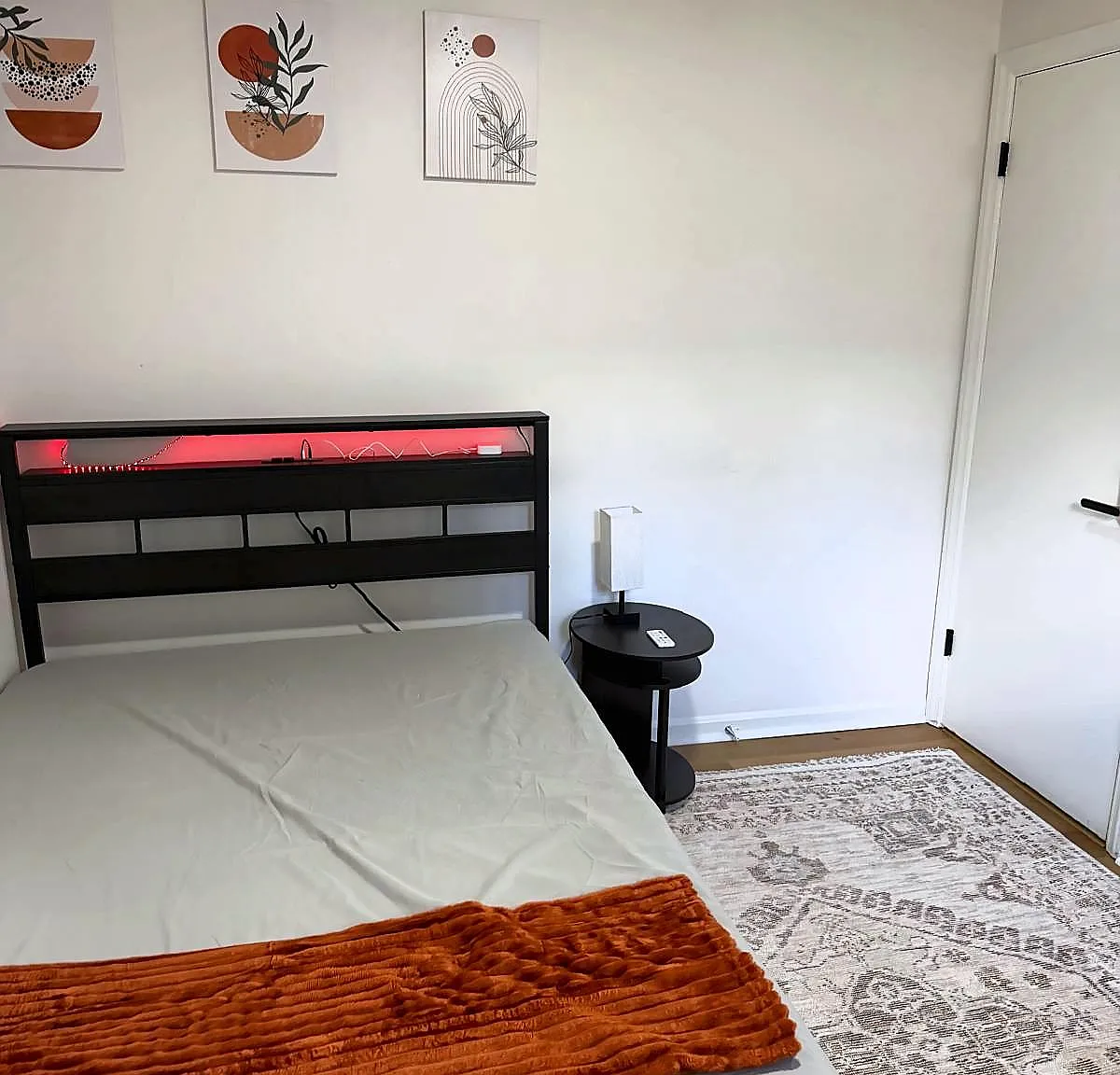 3 bed, 1.0 bath, 1250 sqft, $754 — Photo 1