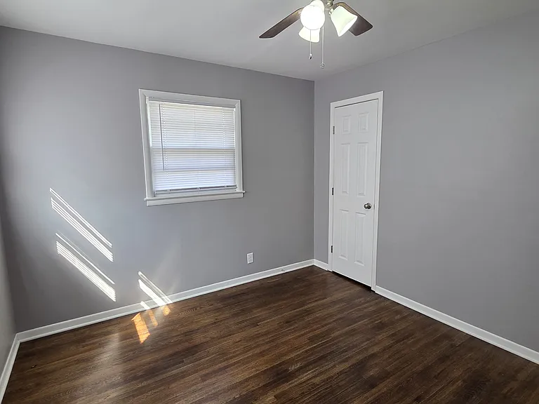 1200 E Beaumont St — Photo 21