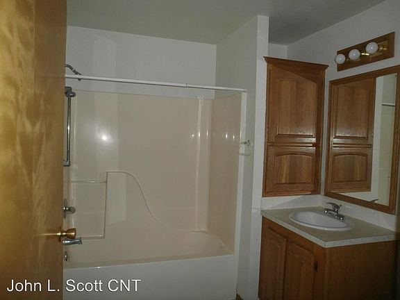 5th image of 1914 Ahlers Ave APT 2
