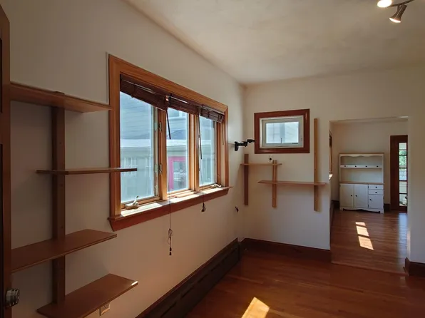 12 Hinckley St, Somerville, MA 02145