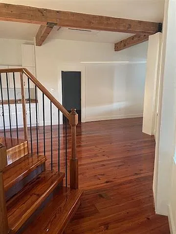 3 bed, 2.0 bath, 2000 sqft, $2,500 — Photo 2