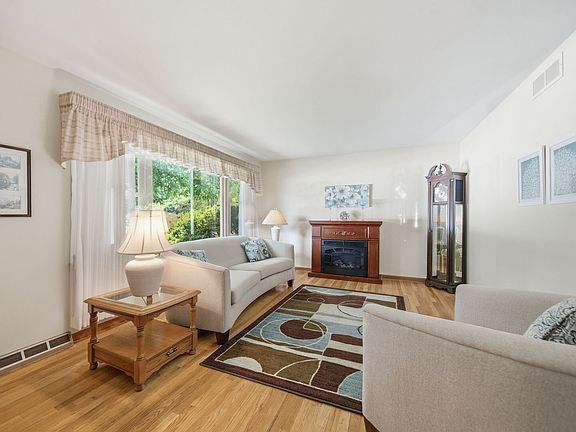 5th image of 13119 Linder Ave