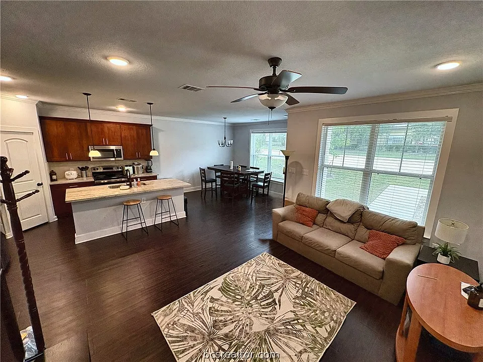 2116 Crescent Pointe Pkwy