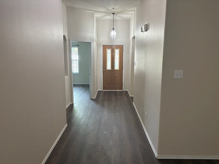 4517 Fox Sedge Ln — Photo 3