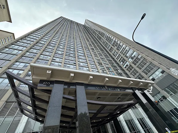 655 W Irving Park Rd APT 1007, Chicago, IL 60613