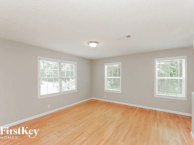 4945 Bent Creek Ct — Photo 11