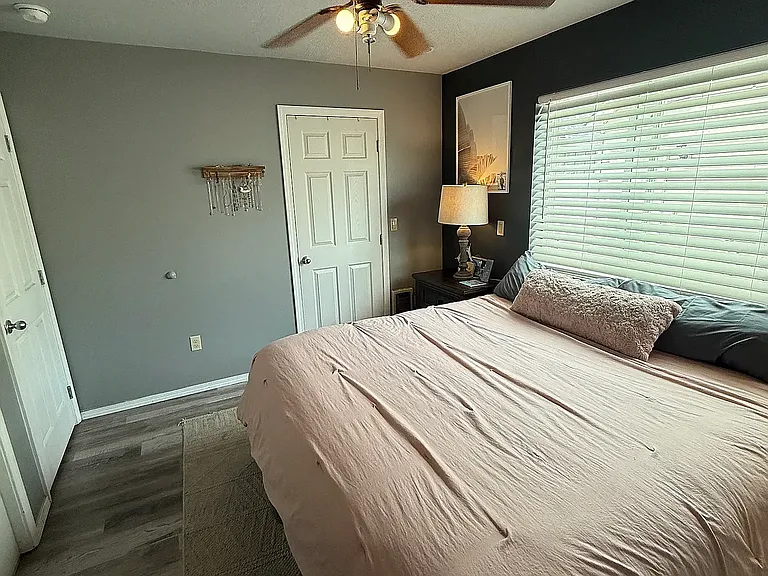 2057 N Cruze St — Photo 6