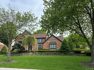 1785 Jason Cir, Rochester Hills, MI 48306