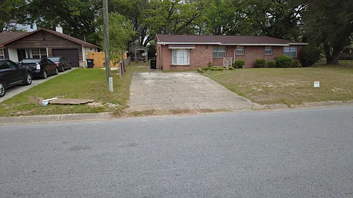 1230 E Leonard St Photo 1