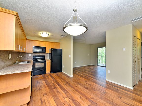 5th image of 6881 NW 173rd Dr #206