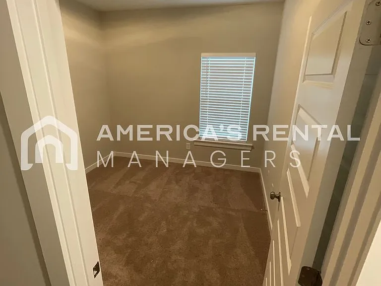 90 Cole Ln — Photo 25