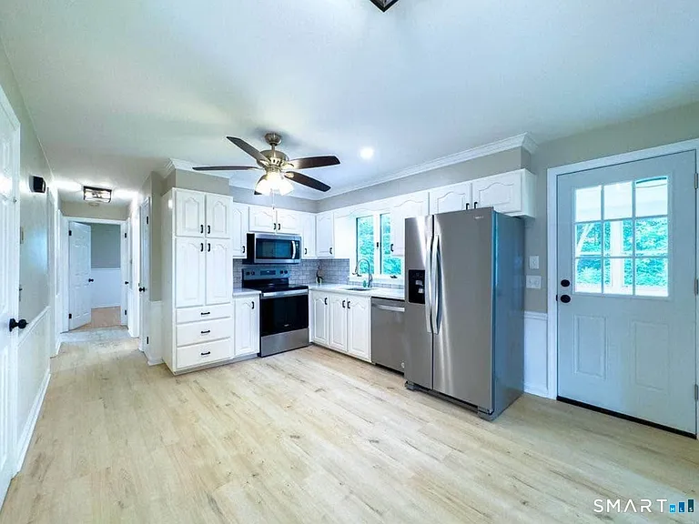 32 Kaynor Dr — Photo 1