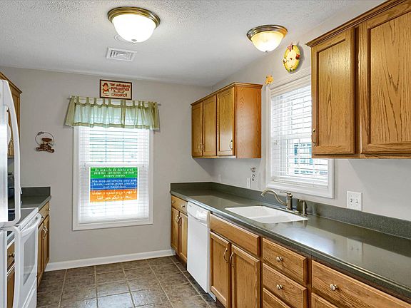 2nd image of 131 Alma Mater Ct APT A