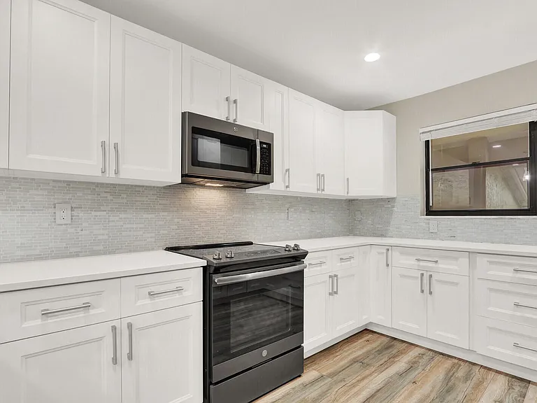 12910 Briarlake Dr #203 — Photo 6