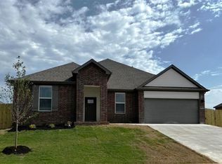 2304 Langford St, Pea Ridge, AR 72751