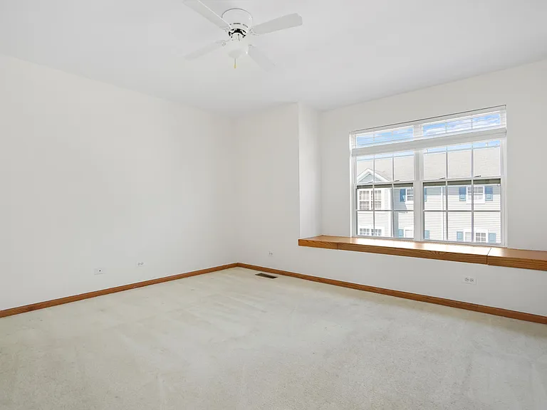 2304 Hudson Cir — Photo 16