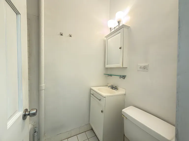 161 E 96th St #1B — Photo 11
