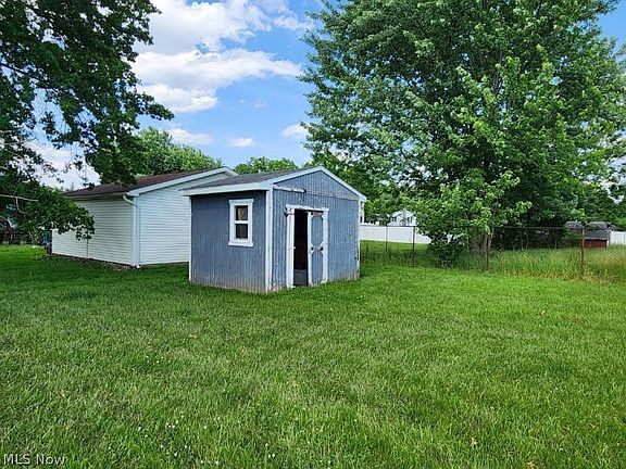 5th image of 798 Devitt Ave