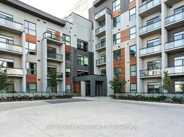 95 Dundas St W, Oakville, ON