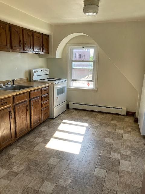 1st image of 217 W Bluff St APT 6