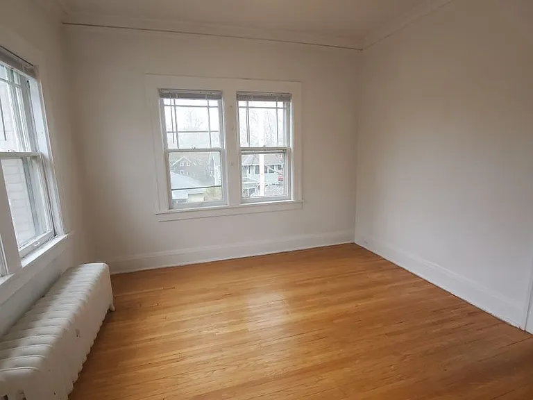 180 Lexington Parkway So. - Edgecumbe Court — Photo 11