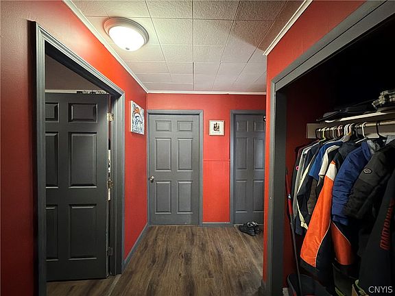 2nd image of 819 Lee St