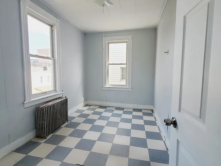 90 Brown Pl #SF — Photo 9