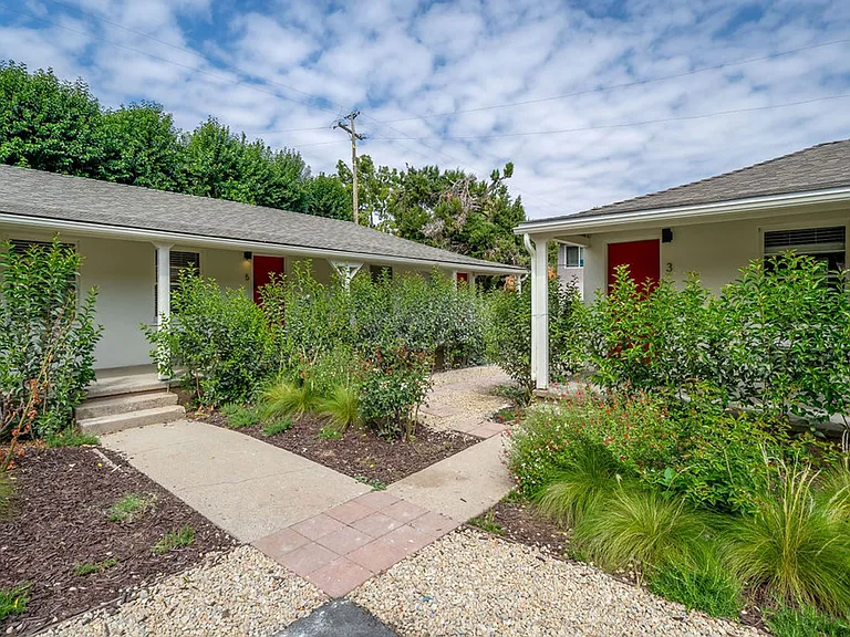 5480 Capistrano Ave — Photo 17