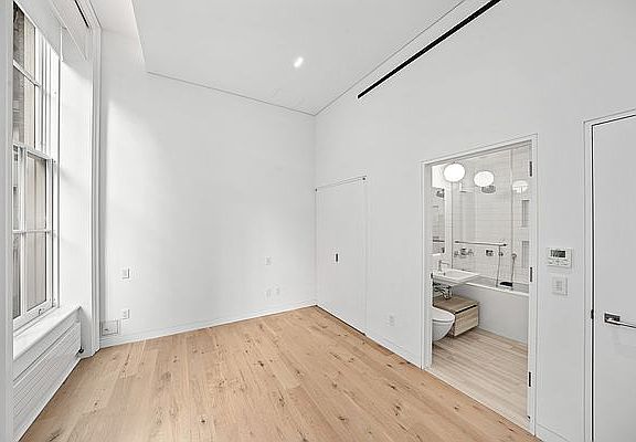 4th image of 131 Duane St APT 3E