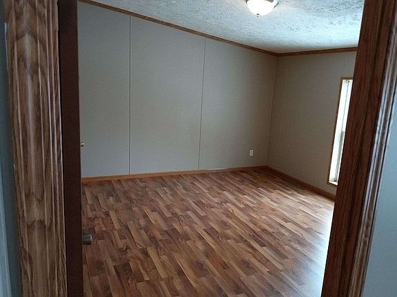5th image of 4412 Hickory Dr