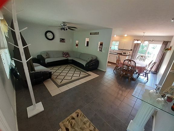 3rd image of 59111 Rosewood Dr