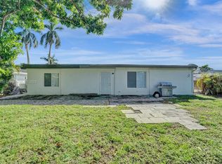 901 NE 6th St, Hallandale, FL 33009