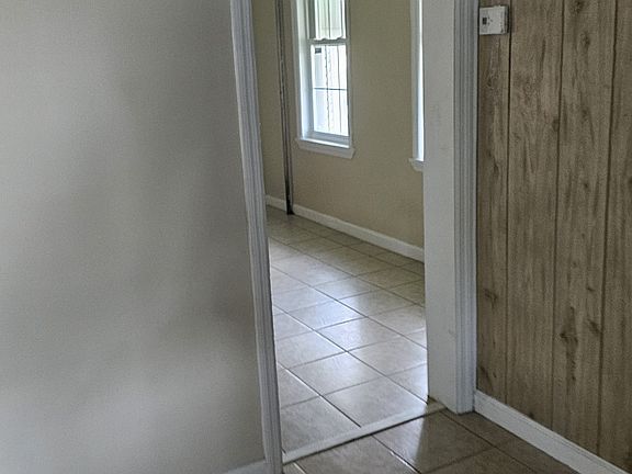 4th image of 1707 Farr St